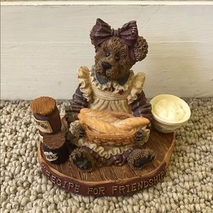 Boyd’s Bears figurine